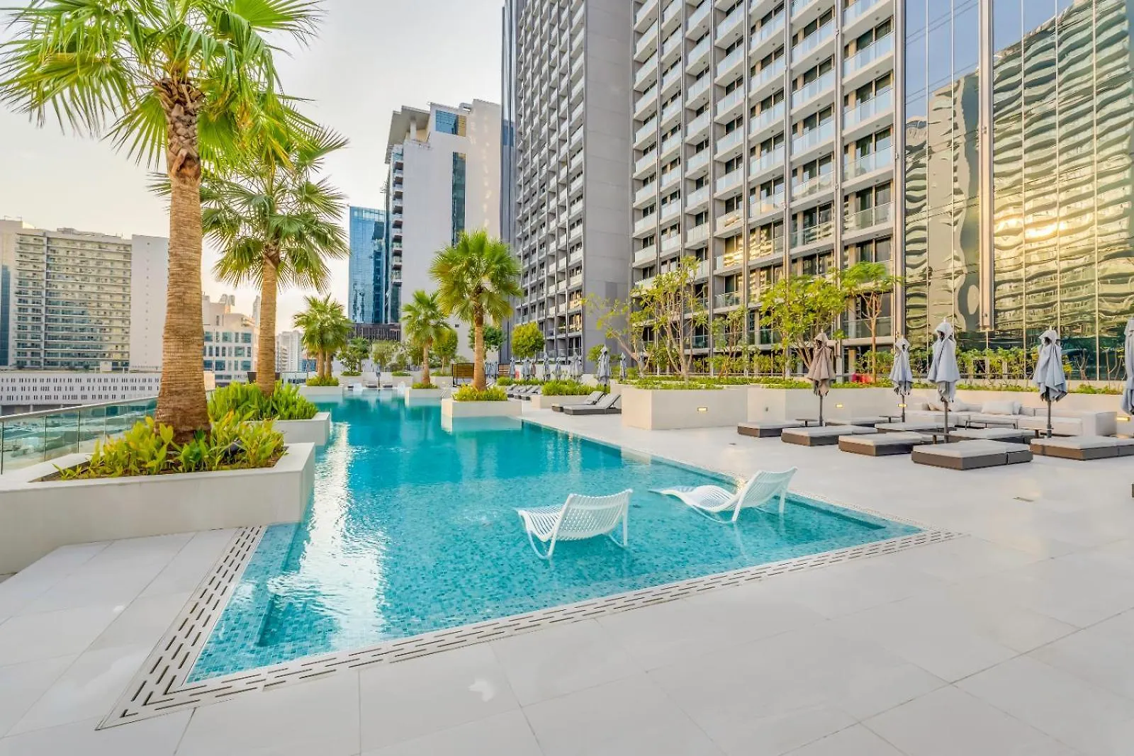 Design Duplex Pool, Gym & Walk To Dubai Mall Apartment
