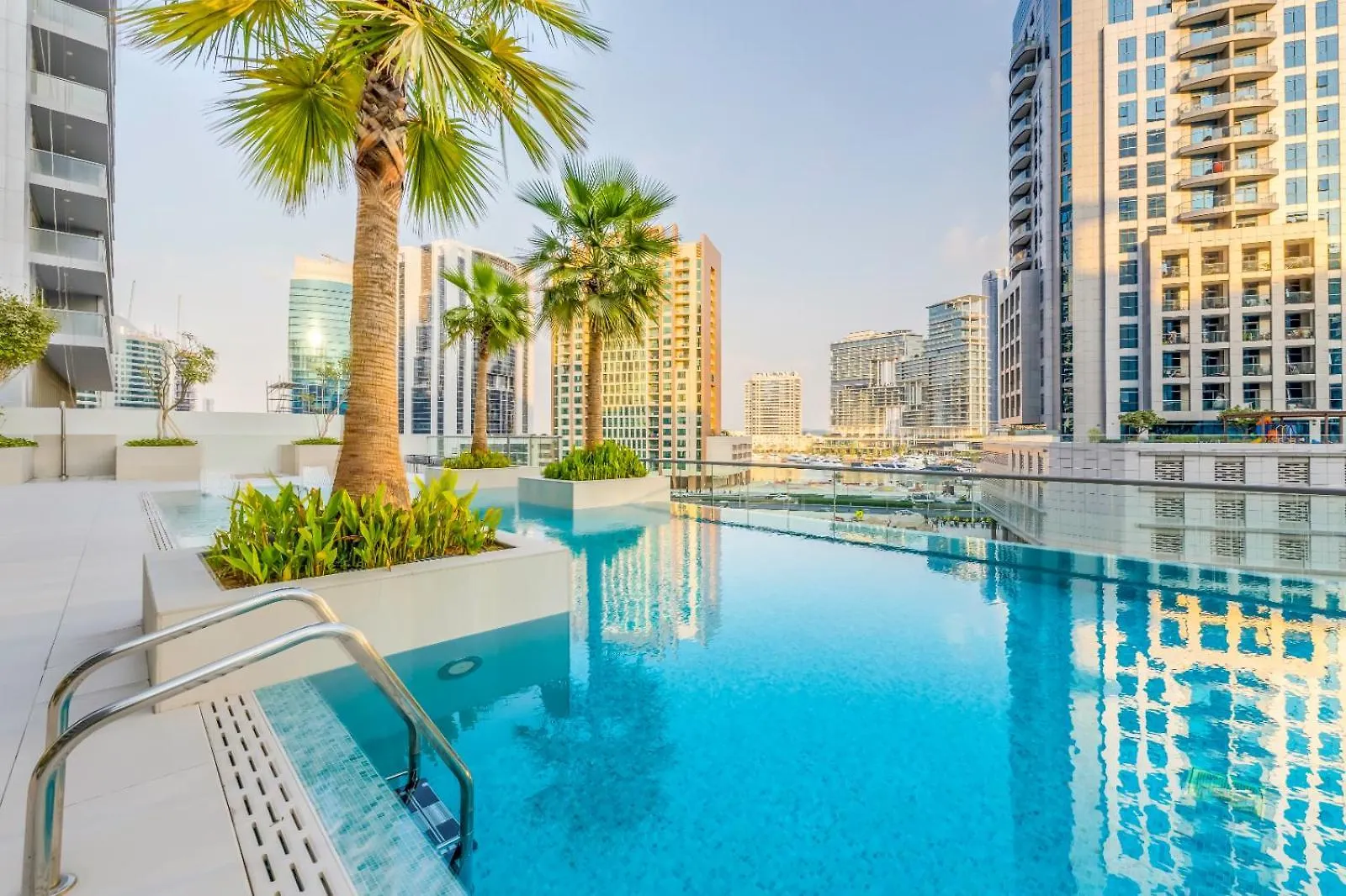 Design Duplex Pool, Gym & Walk To Dubai Mall Apartment